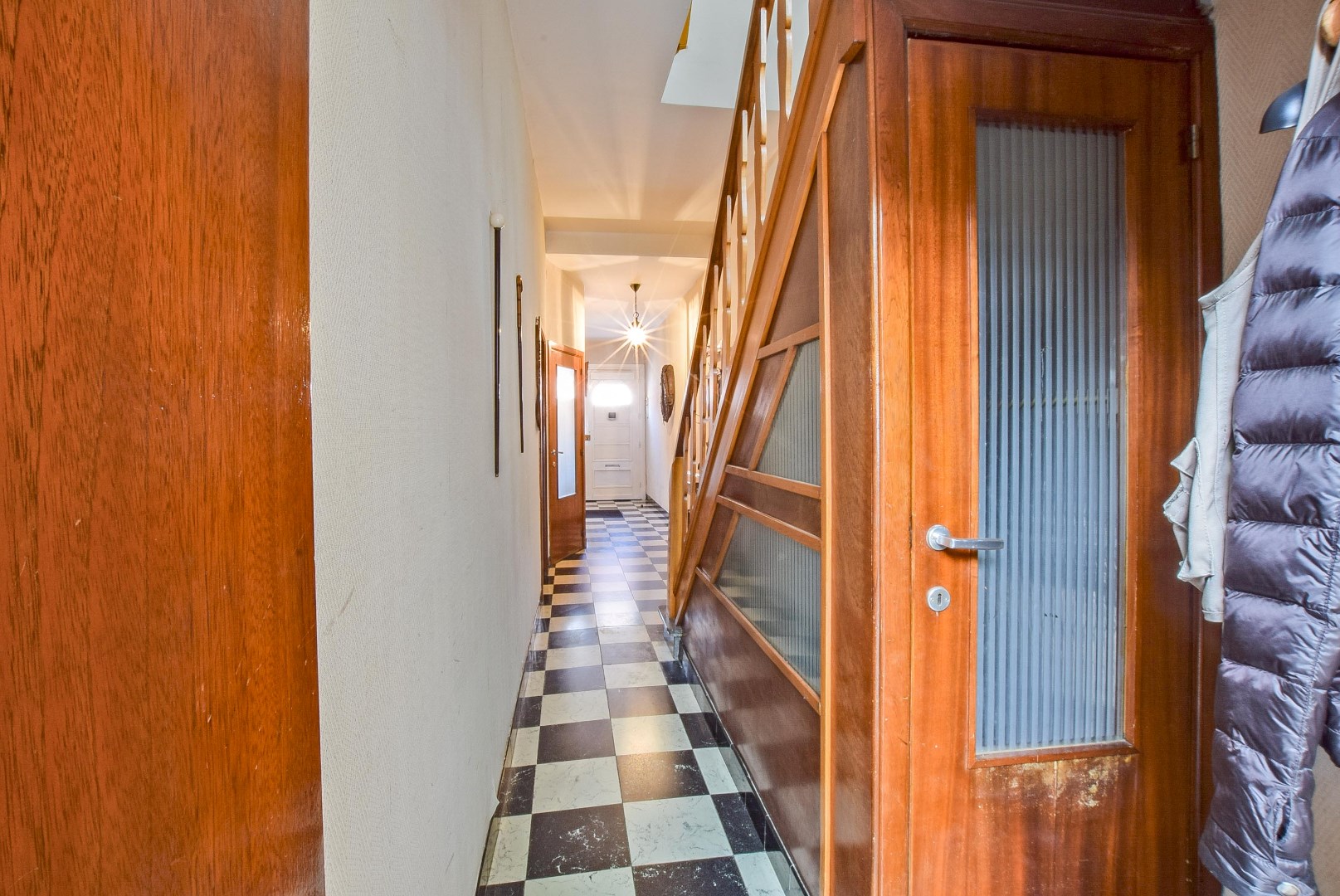 Karaktervolle woning (te renoveren)met 4 slaapkamers en tuin in hartje Nieuwpoort op 170 m². 