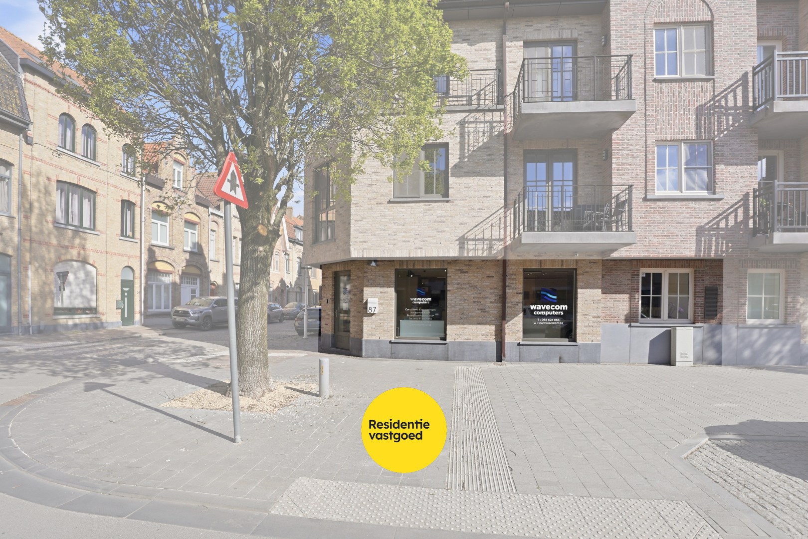 Instapklaar en hoogwaardig handelspand (122 m²) op topligging in Nieuwpoort Stad 