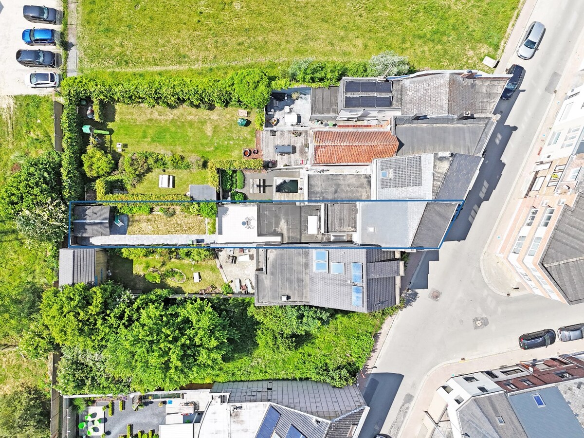 Ruime, instapklare woning met tuin te centrum Zottegem 