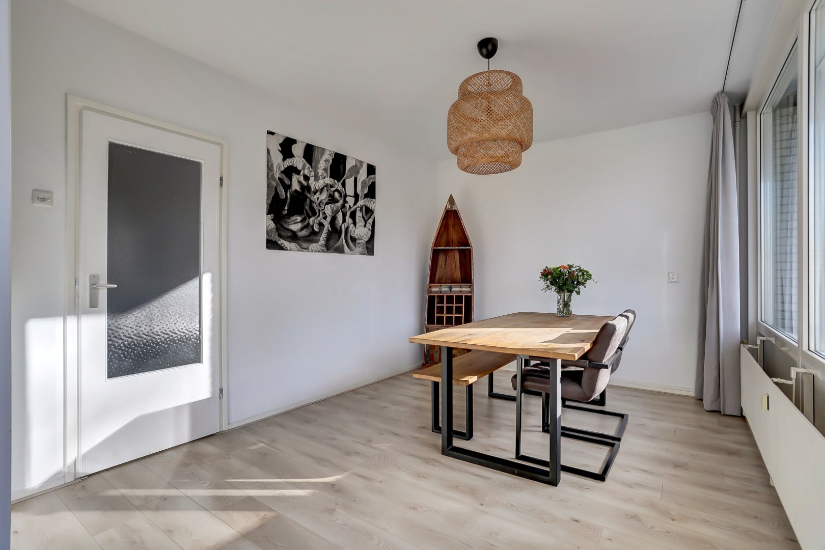 Comfortabel wonen in dit 3-kamer hoek appartement met een heerlijk balkon op het zonnige westen! 