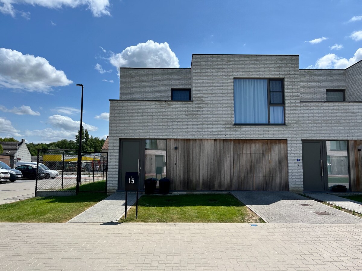 Energiezuinige nieuwbouwwoning met 3 slaapkamers en garage te Houthulst 