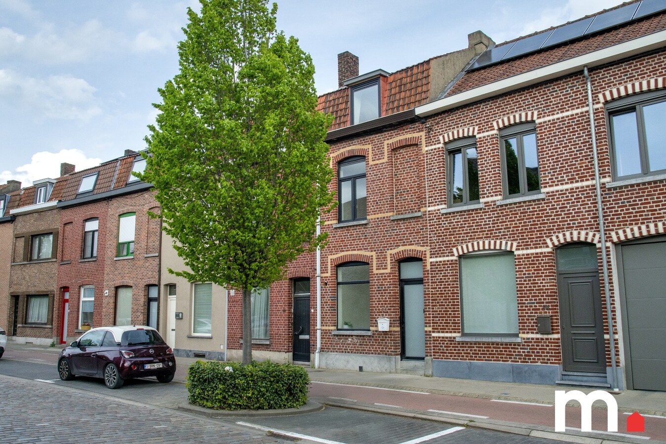 TOPPER op UNIEKE LIGGING in een van de mooiste lanen van Kortrijk EPC B ! MET UITWEG ! 