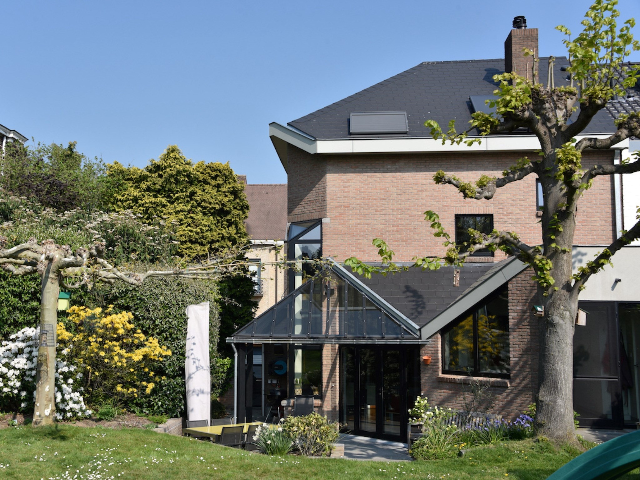 Energiezuinige woning met 5kamers, 2 bdk en prachtige tuin 