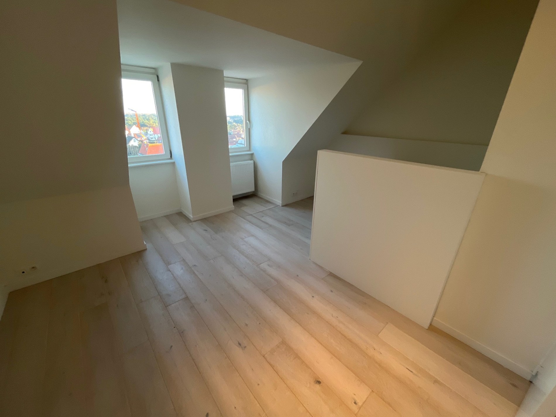 Appartement en duplex récent non meublé avec balcon orienté sud. 
