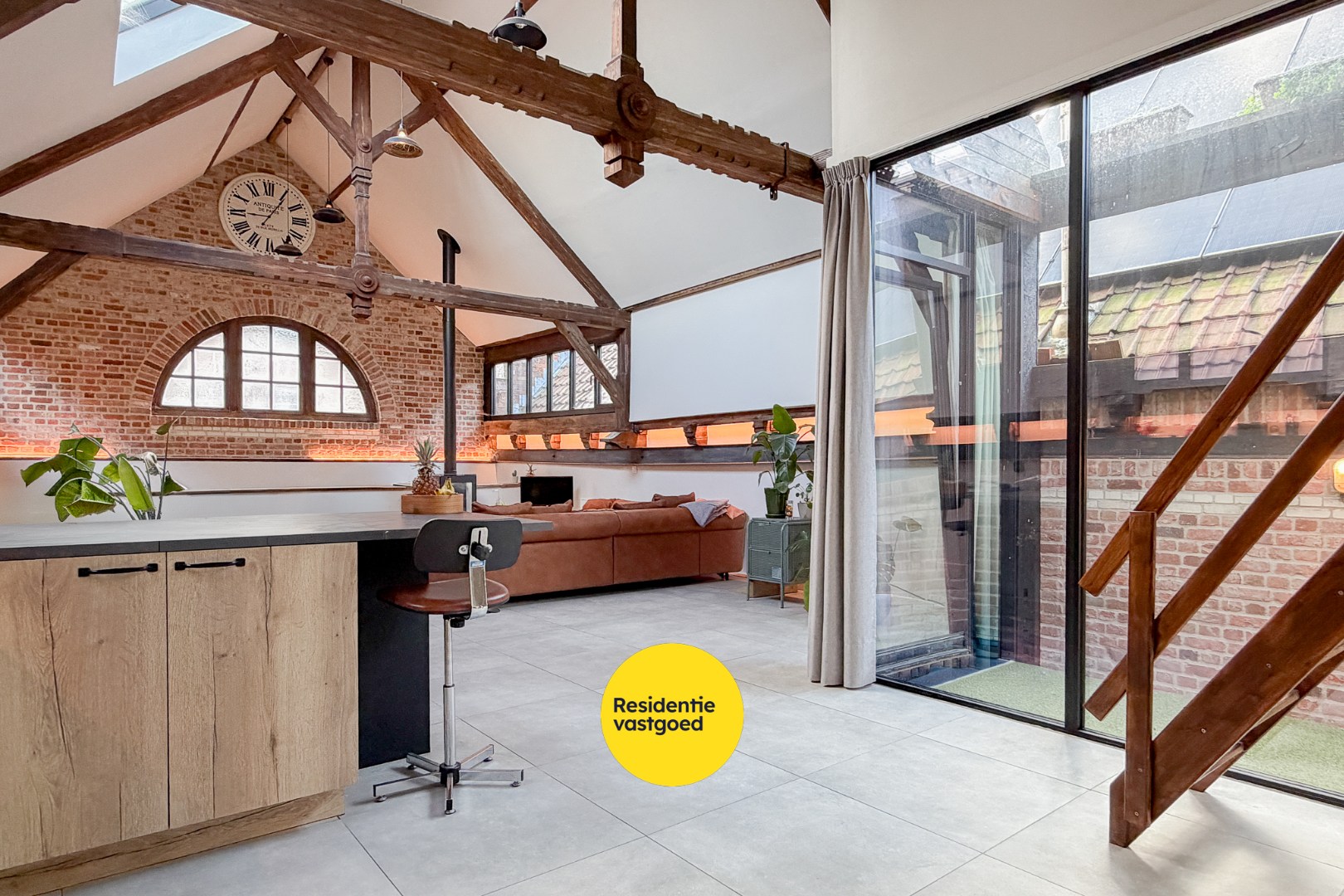 Unieke woning in voormalige borstelfabriek - karakter en comfort in perfecte harmonie! 