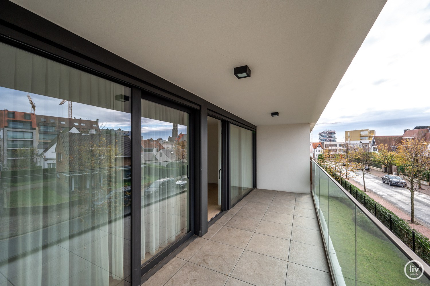 Appartement- MEUBLE - Appartement lumineux avec une chambre à coucher près de l'avenue du roi - Lippenslaan dans la résidence Cypres. 