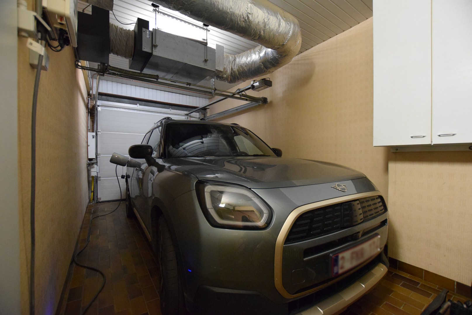 Kwalitatief afgewerkte woning met handelsruimte (536m² bewoonbaar) op een toplocatie. 