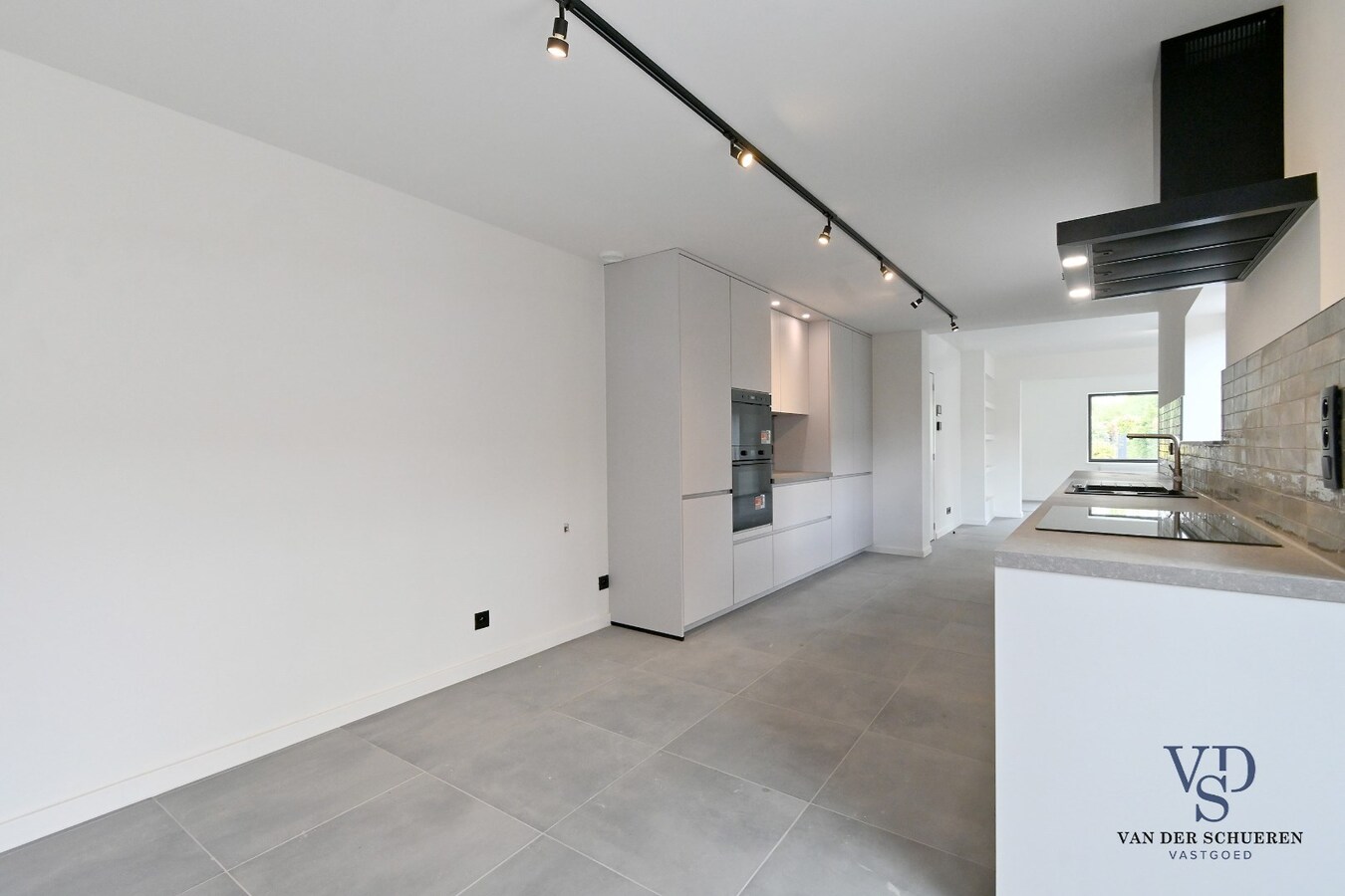 Volledig vernieuwde Half Open. 