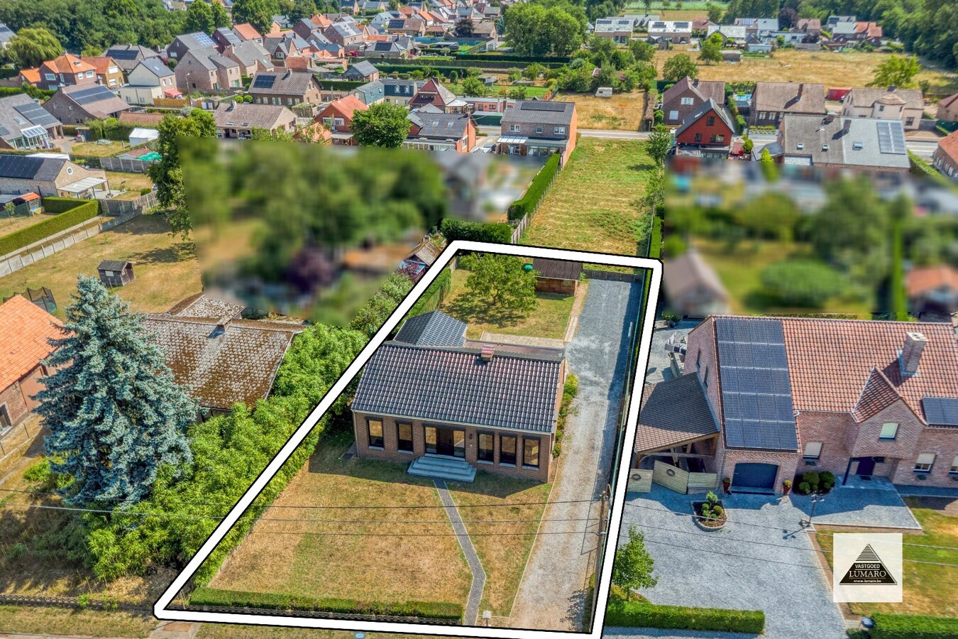 Instapklare woning voor gelijkvloers wonen. 3 slaapkamers, kelder met garage. 