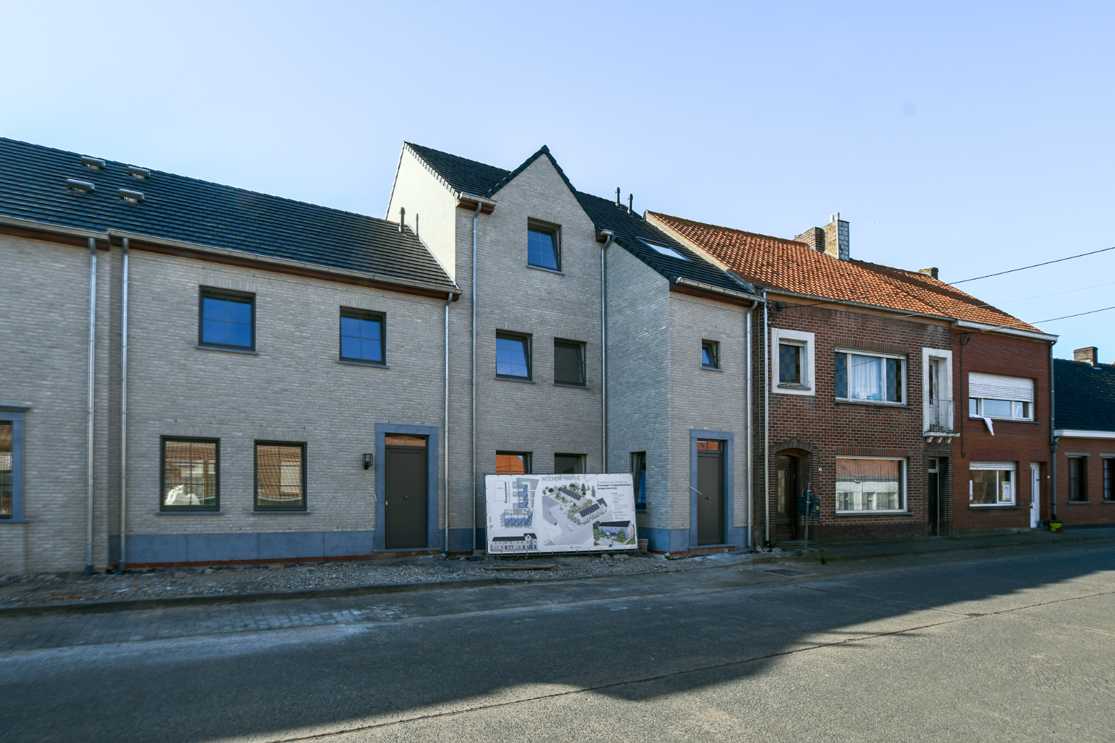 Prachtig aangelegd woonerf Marthe met nog 1 duplexappartement en woning te koop 