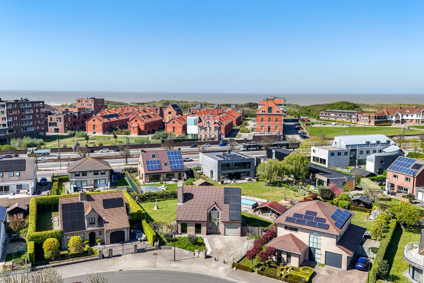 Ruime alleenstaande woning nabij zee en strand! 