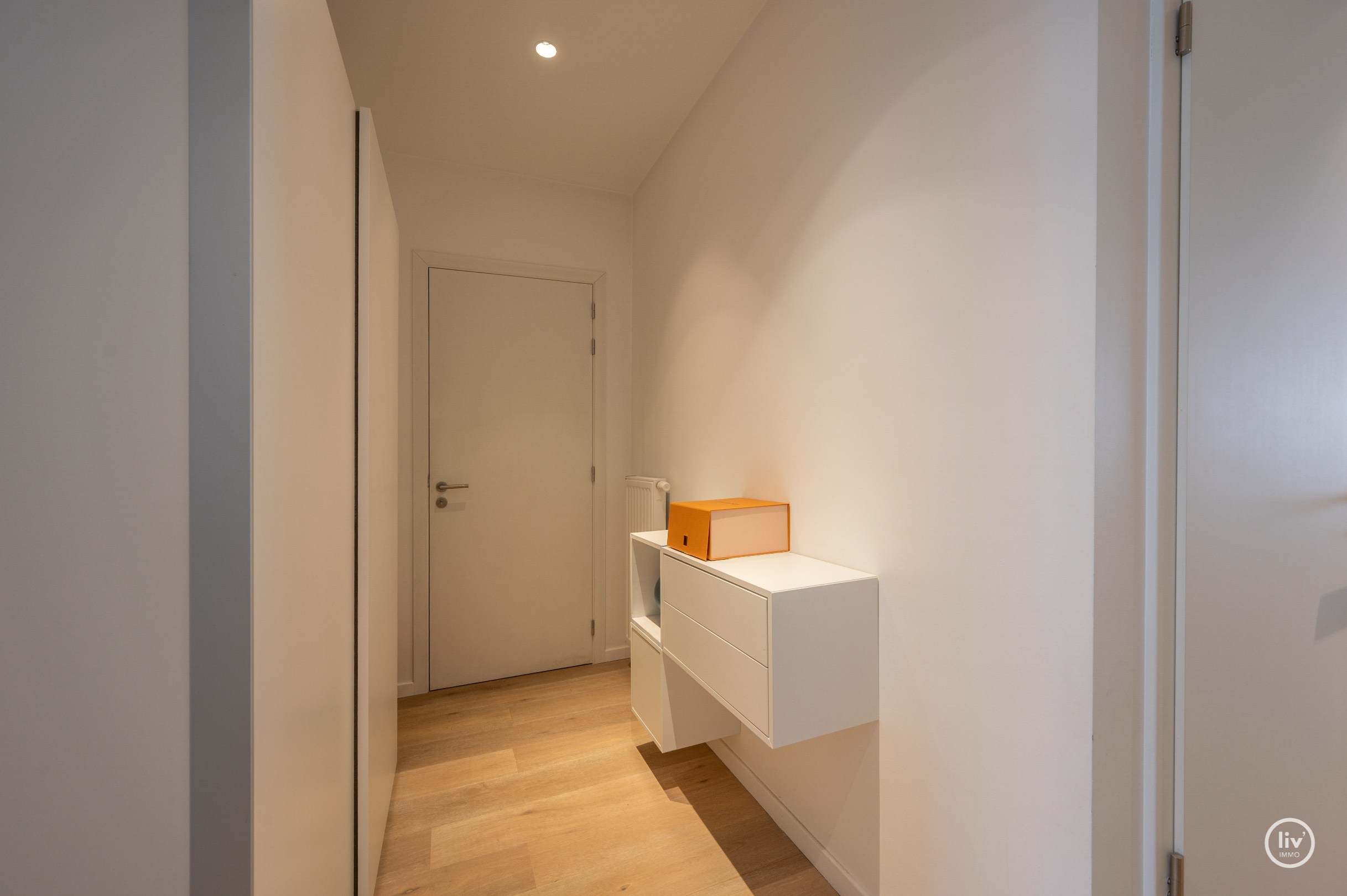 Appartement spacieux et récent (2015) avec une agréable terrasse dans un emplacement agréable sur l'avenue Léopold à Knokke. 