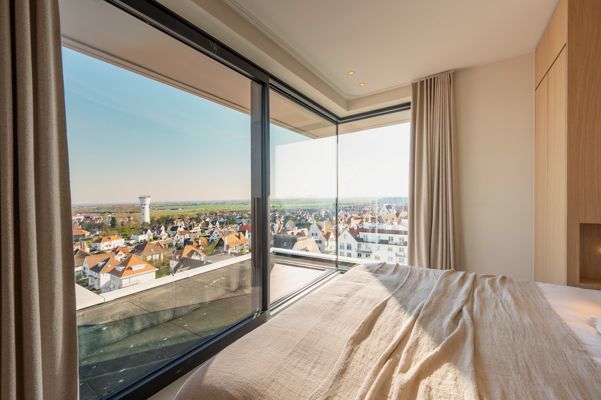 Appartement en duplex exceptionnel à vendre avec vue panoramique dans la résidence Duinrésidence. 