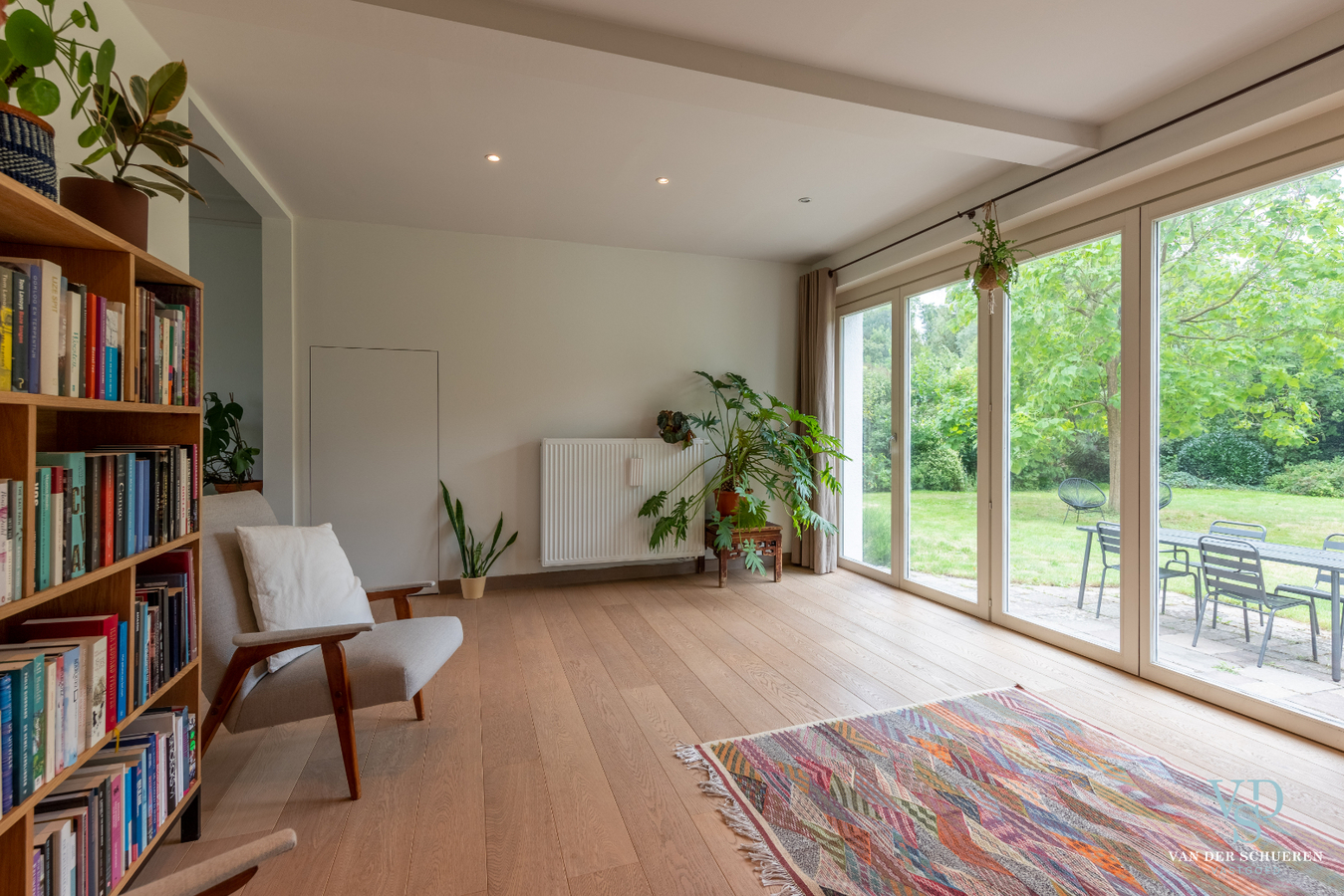 Authentiek landhuis met 5 ruime slaapkamers én gelijkvloers bureau. 