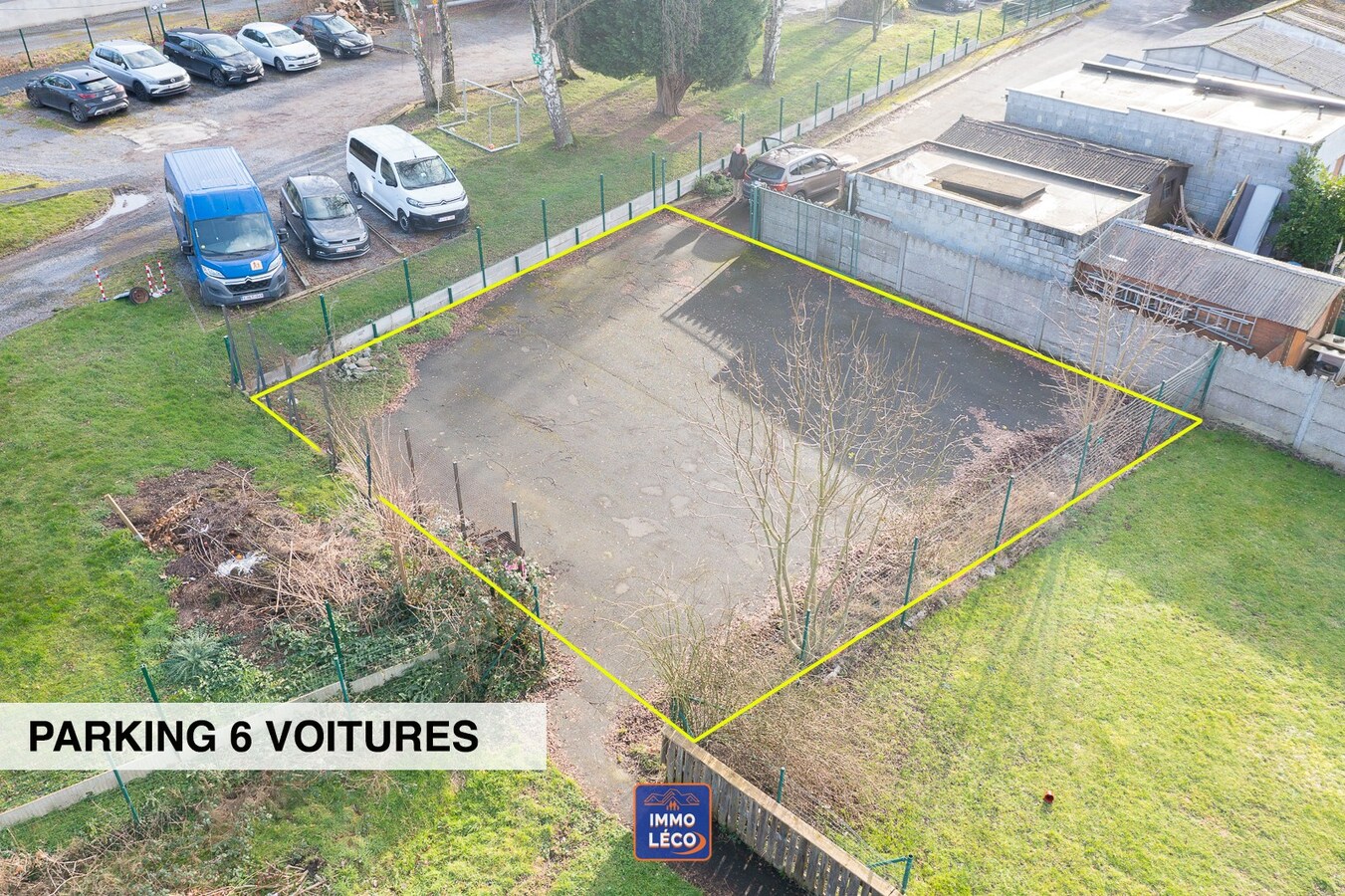 Maison rénovée érigée sur un terrain de 1448m² avec grand parking privatif, TOP SECTEUR 
