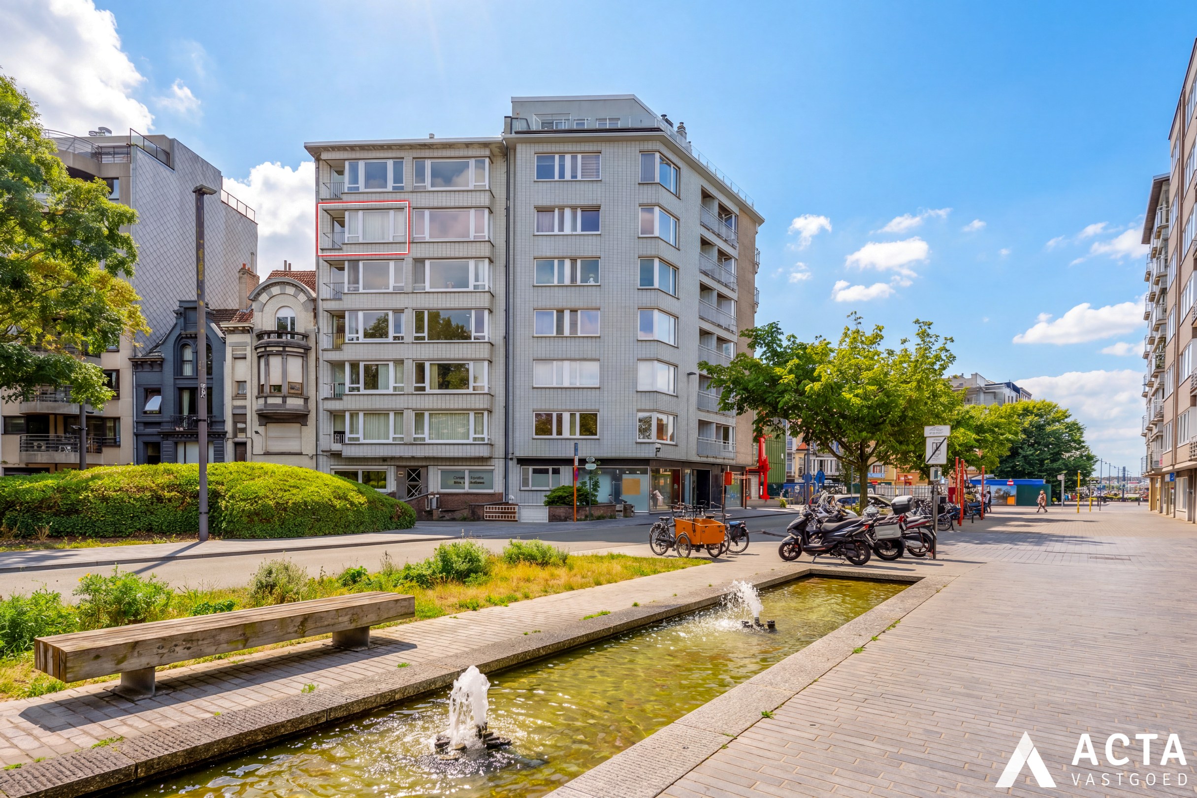 Instapklaar appartement met twee slaapkamers en parkzicht. 