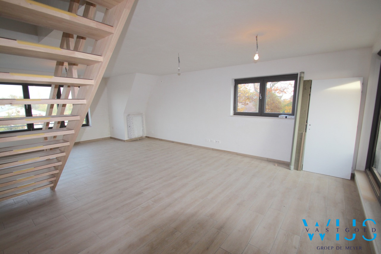 Prachtige duplex + garage in het rustige landelijke OOSTEEKLO 