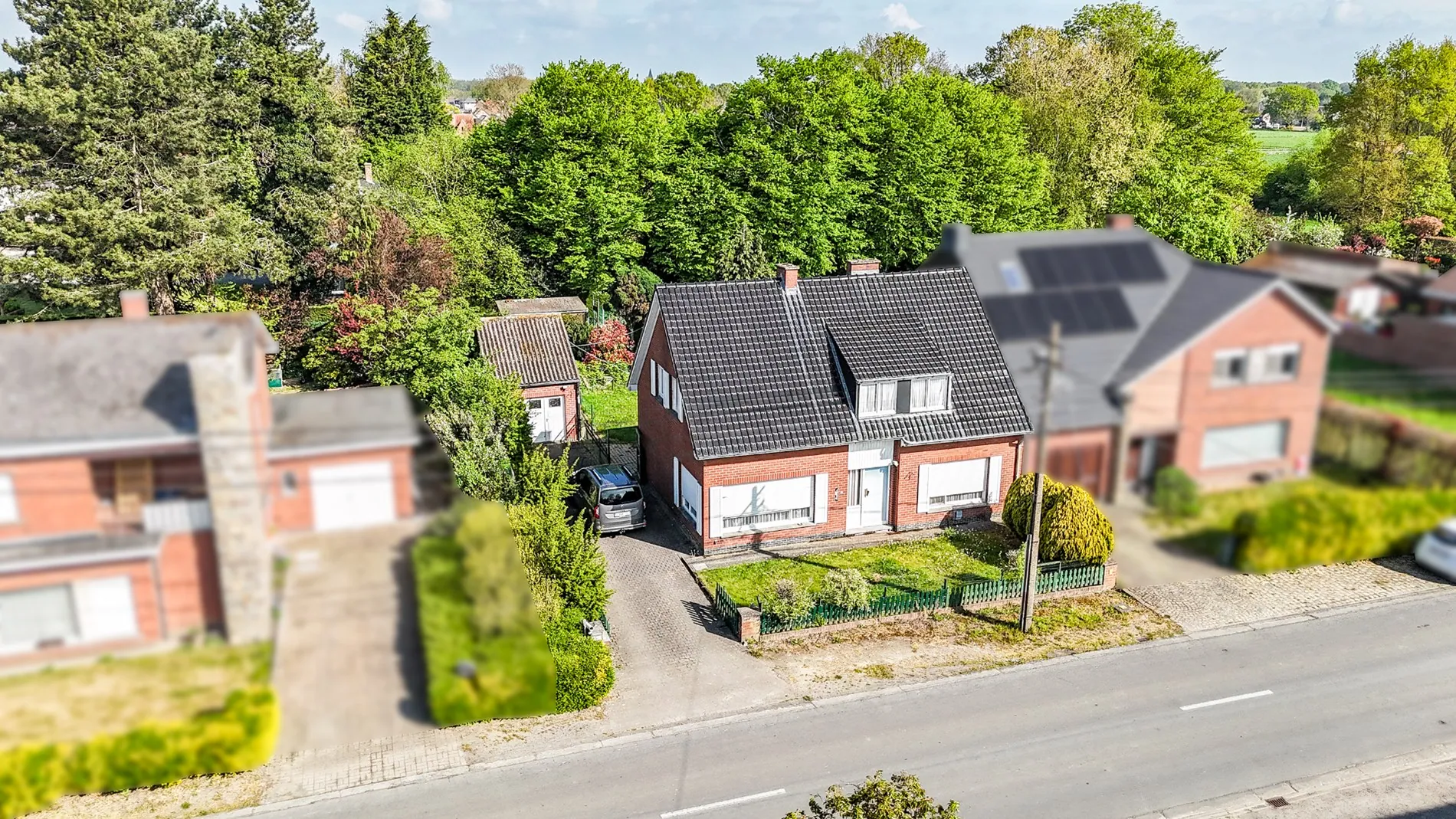 Te renoveren woning omgeven door groen!