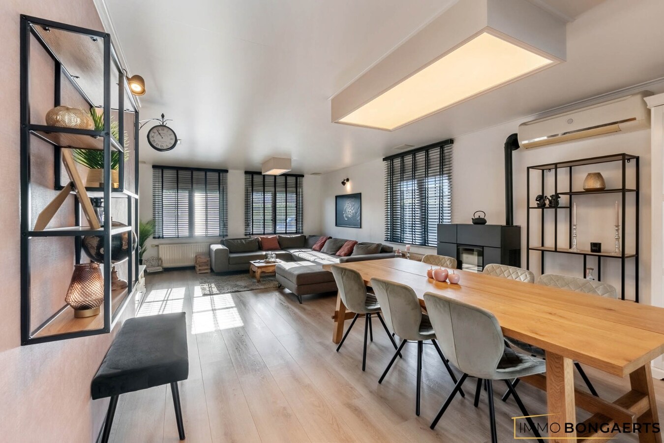 Instapklare woning met 4 slaapkamers en zwembad 