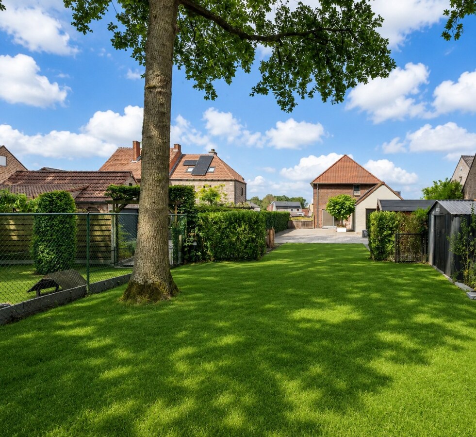 Authentieke charme, hedendaags wooncomfort met landelijke tuin. 