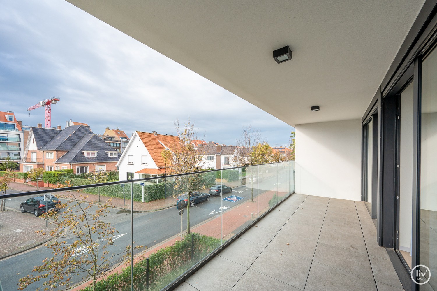 Appartement- MEUBLE - Appartement lumineux avec une chambre à coucher près de l'avenue du roi - Lippenslaan dans la résidence Cypres. 