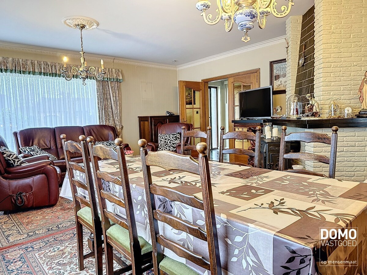 Charmante woning met ruime tuin en inpandige garage, rustig gelegen te Spalbeek. 