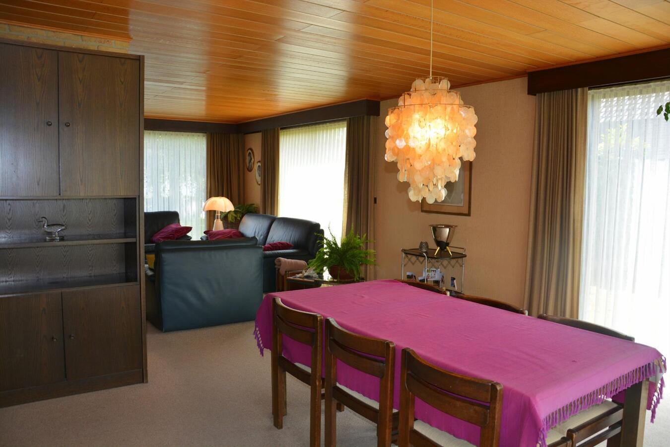 Ruime villa met zonnige tuin en 4 of 5 slaapkamers 