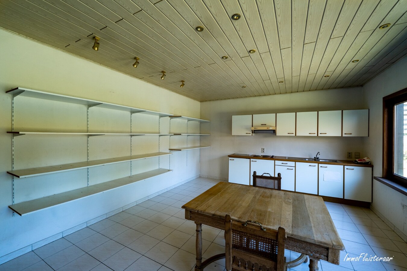 Ruime woning met loods op ca. 1ha te Lummen 