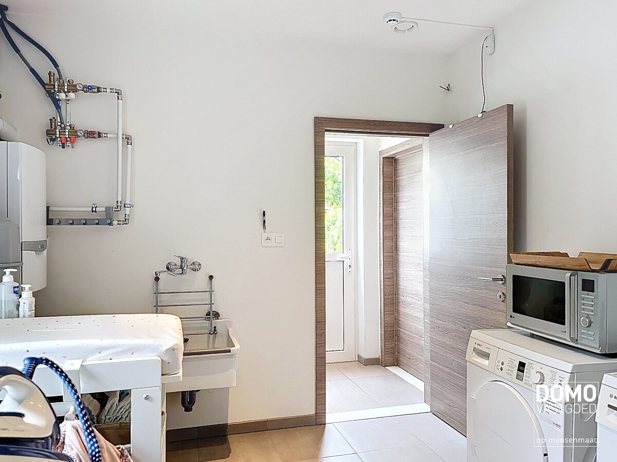 INSTAPKLARE GEZINSWONING MET 3 (MOGELIJK 4) SLAAPKAMERS EN EPC - LABEL A TE NEEROETEREN 