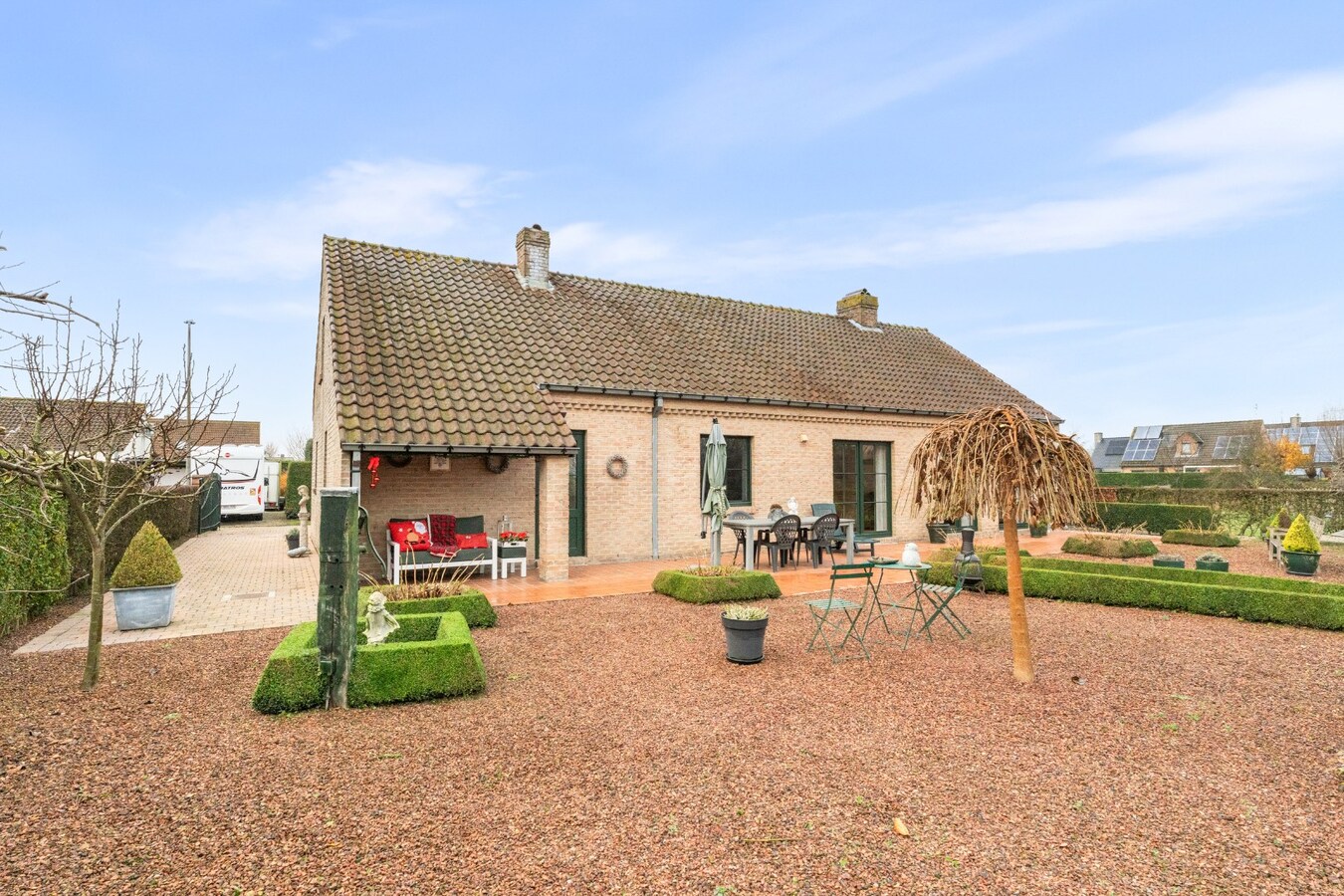 Charmante villa met open zicht in doodlopende straat te Sijsele 