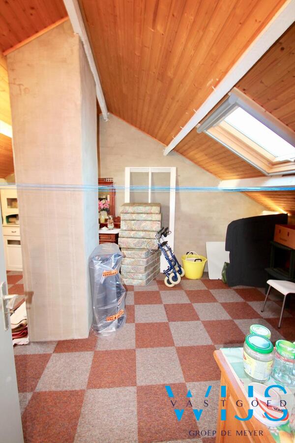 Zeer degelijk woonhuis op een ruim rustig perceel te Bassevelde ! 