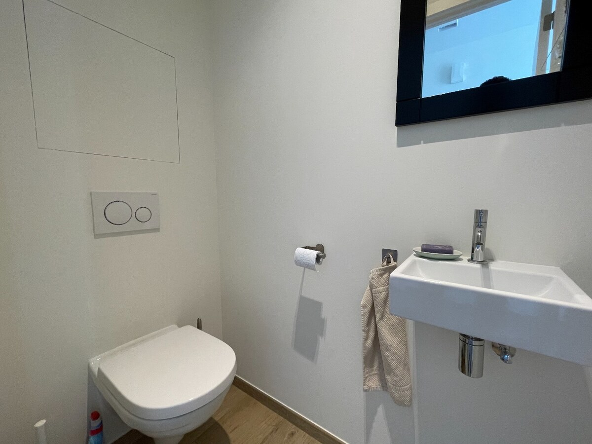 Zeer recente woning uit 2018 gelegen te Hasselt. 