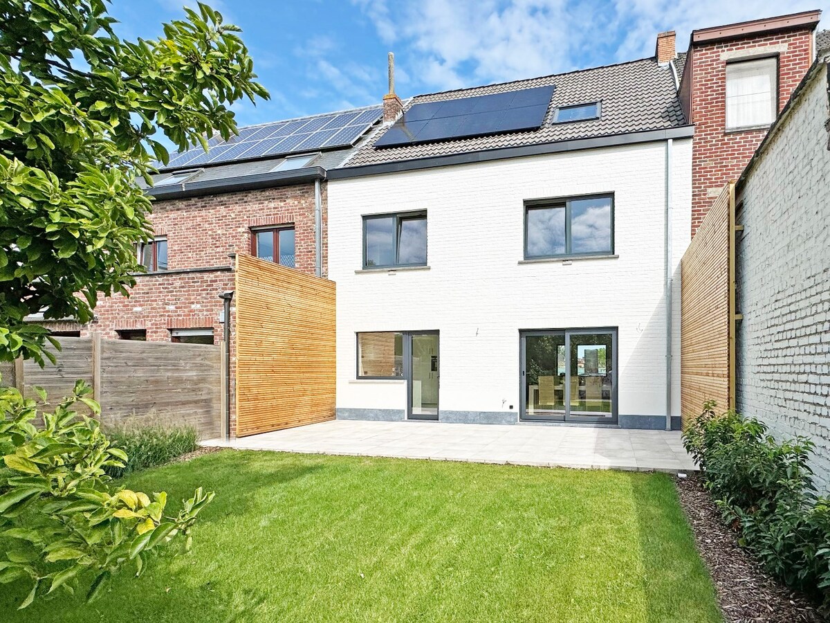 Top renovatieproject op residentiële ligging te Bevegem 