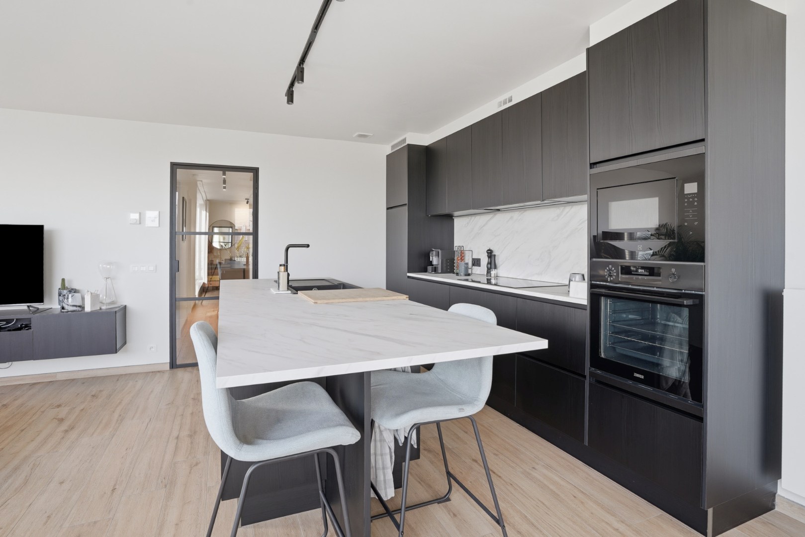 Prachtig instapklaar appartement met terras, groen zicht en autostaanplaats 