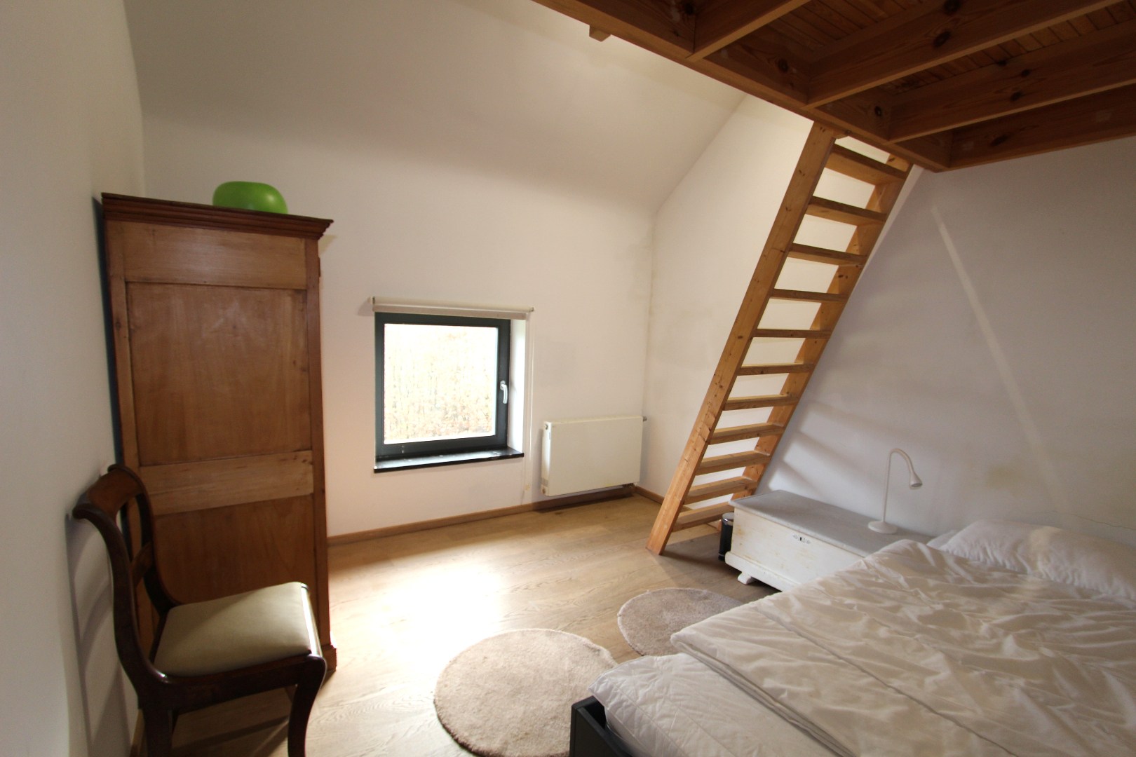 RUIME WONING VAN 390 m² MET GROTE TUIN EN ZWEMBAD 