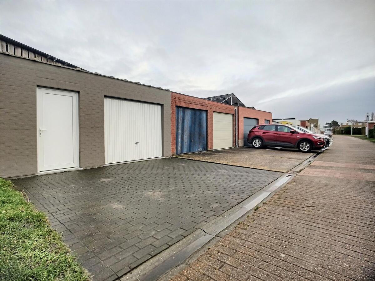 Aangename gezinswoning met tuin, garage &amp; achteruitgang - Heist 