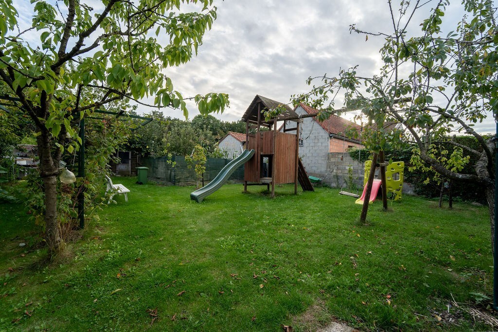 RUIM HANDELSHUIS MET WOONST TE SPALBEEK (HASSELT) 