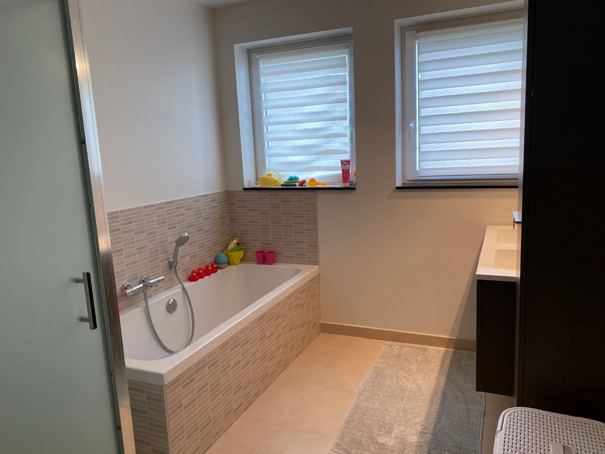 Ruim appartement met 2 terrassen. 