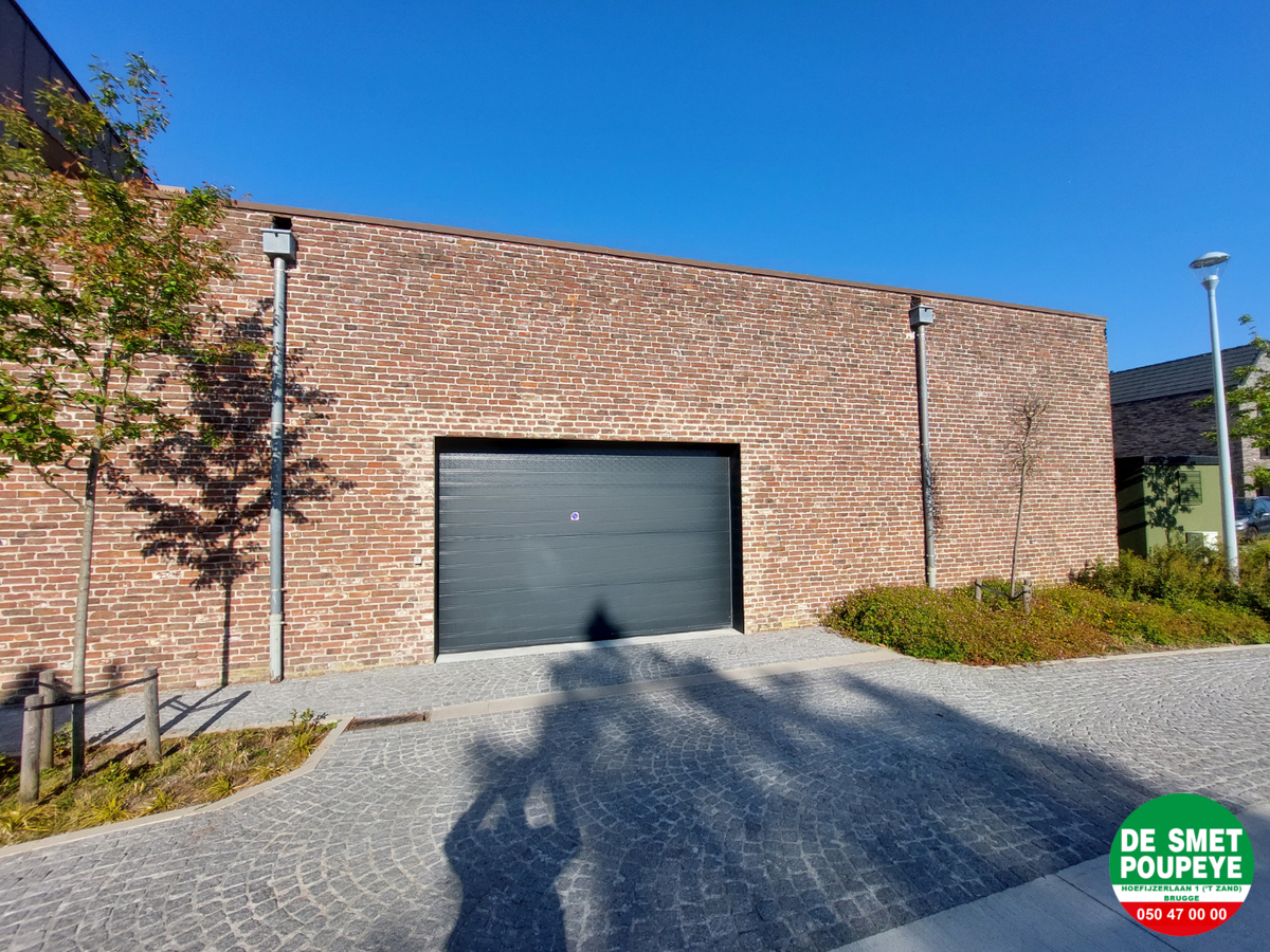 Laatste 2 overdekte autostaanplaatsen 