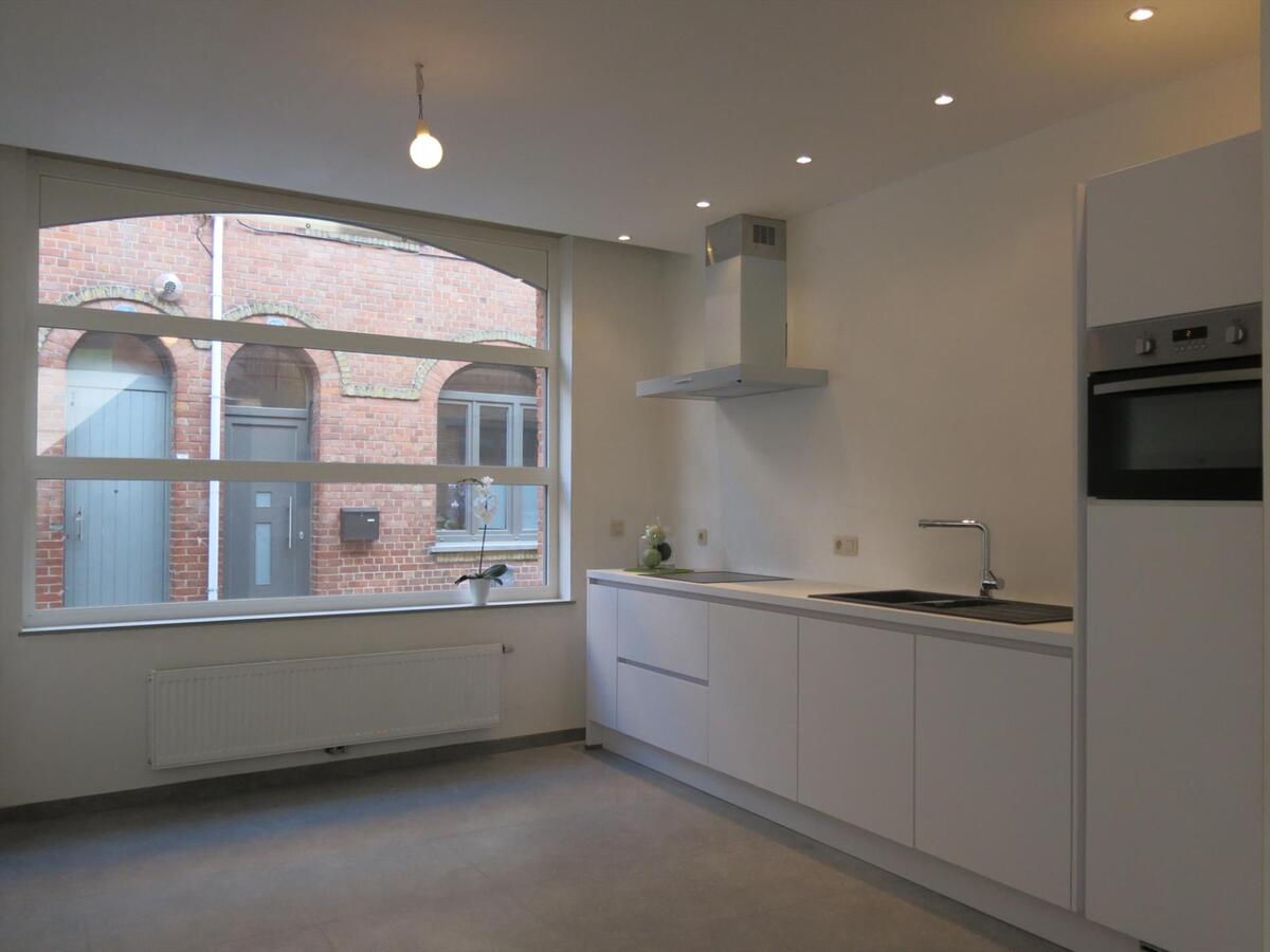 Verrassend ruime stadswoning met 4 slaapkamers en stadstuintje 