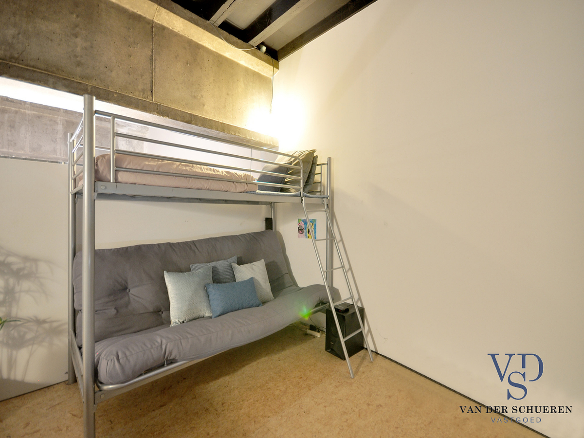 Eigentijdse loft voor wonen en werken. Opportuniteit als investeringspand ! 
