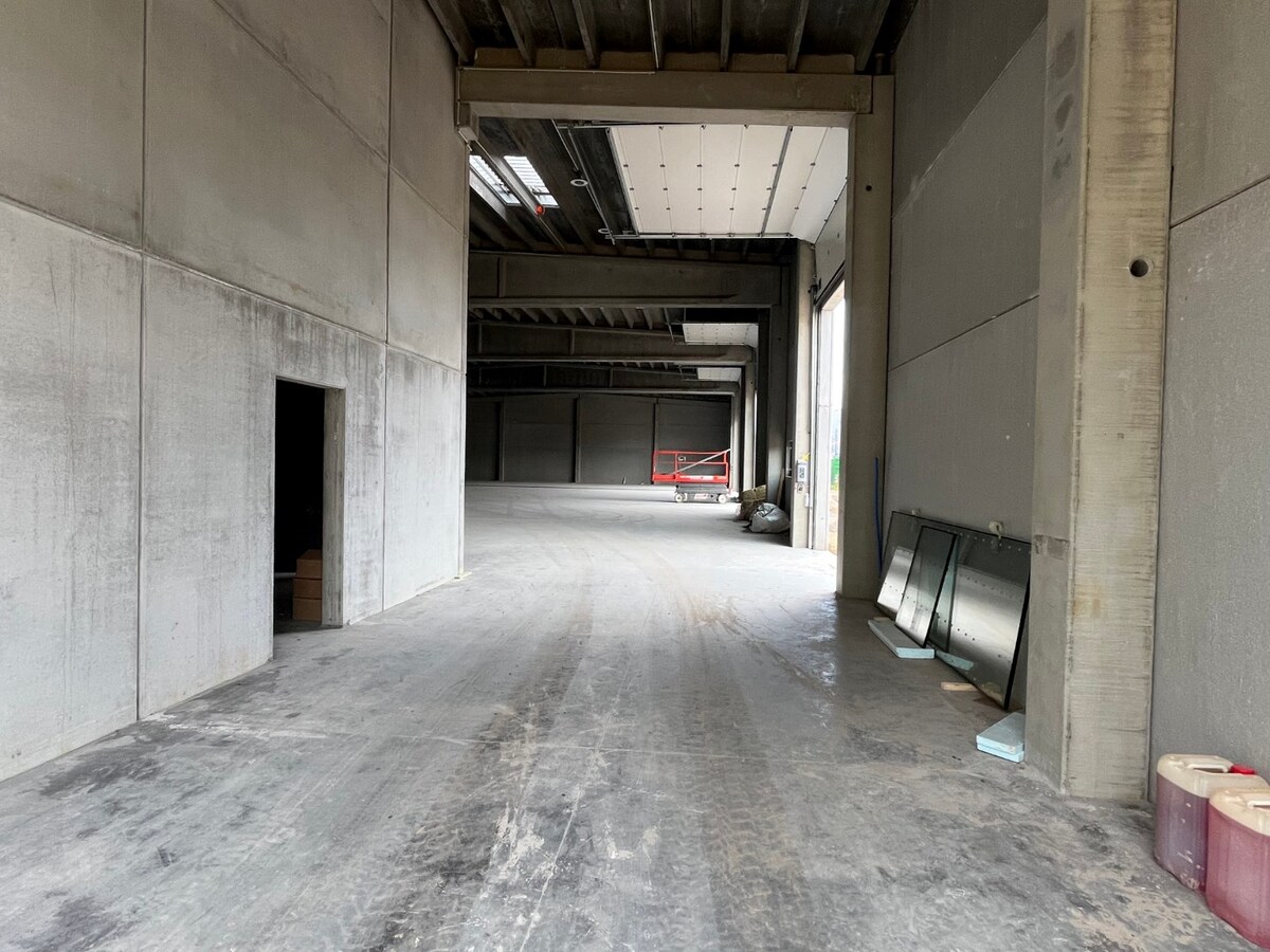 Loods - uitstekend gelegen. 