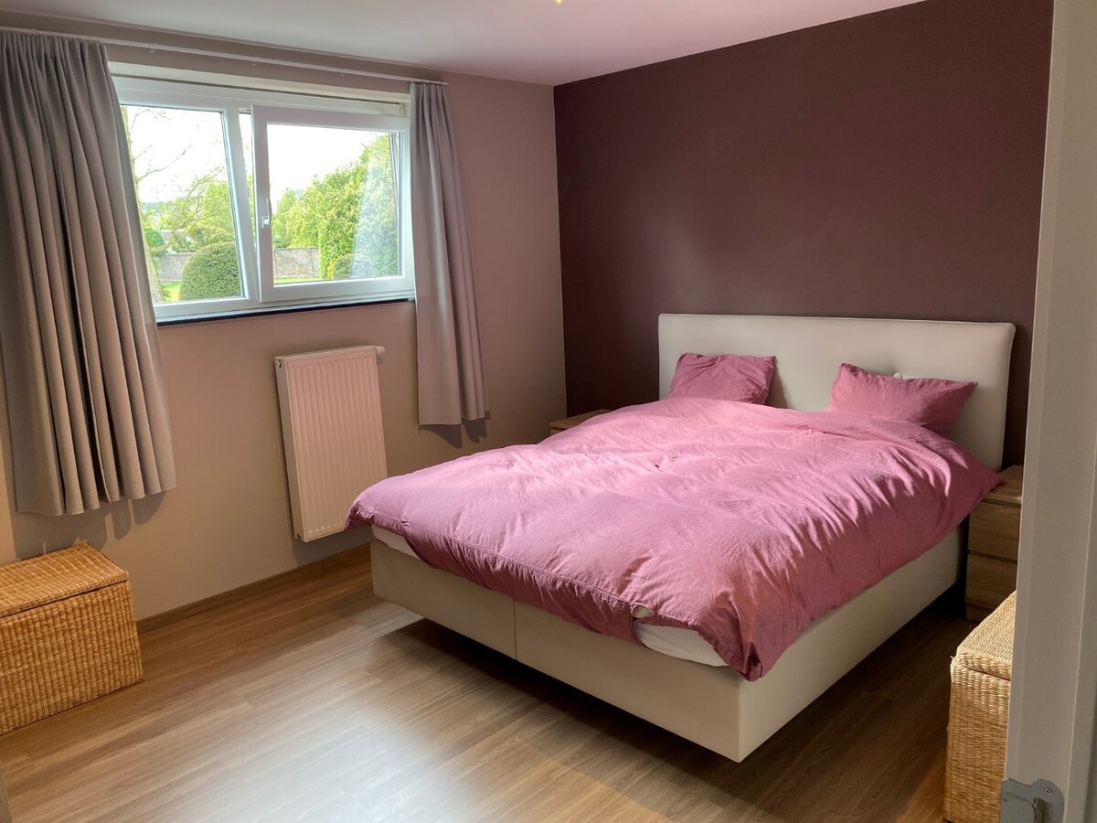 Ruim appartement met 2 terrassen. 