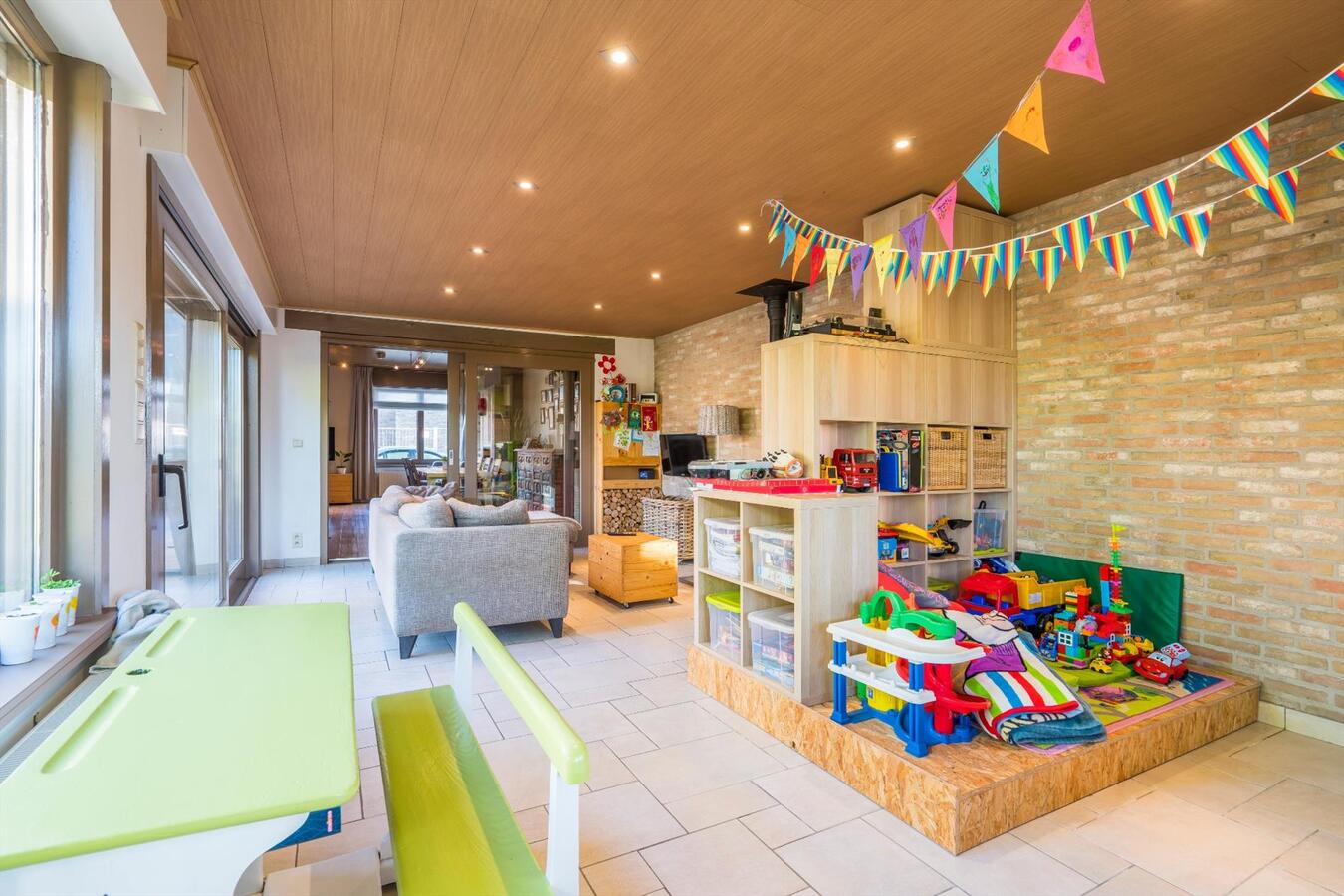 Rustige gelegen, vrijstaande woning met ruime nieuwbouwgarage 