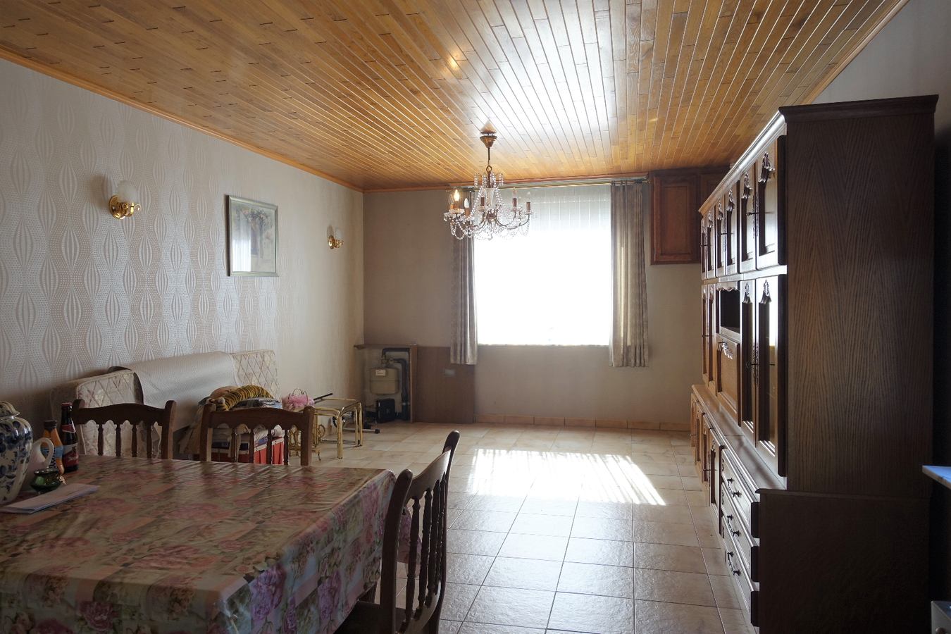 Toffe, op te knappen woning met grote tuin 