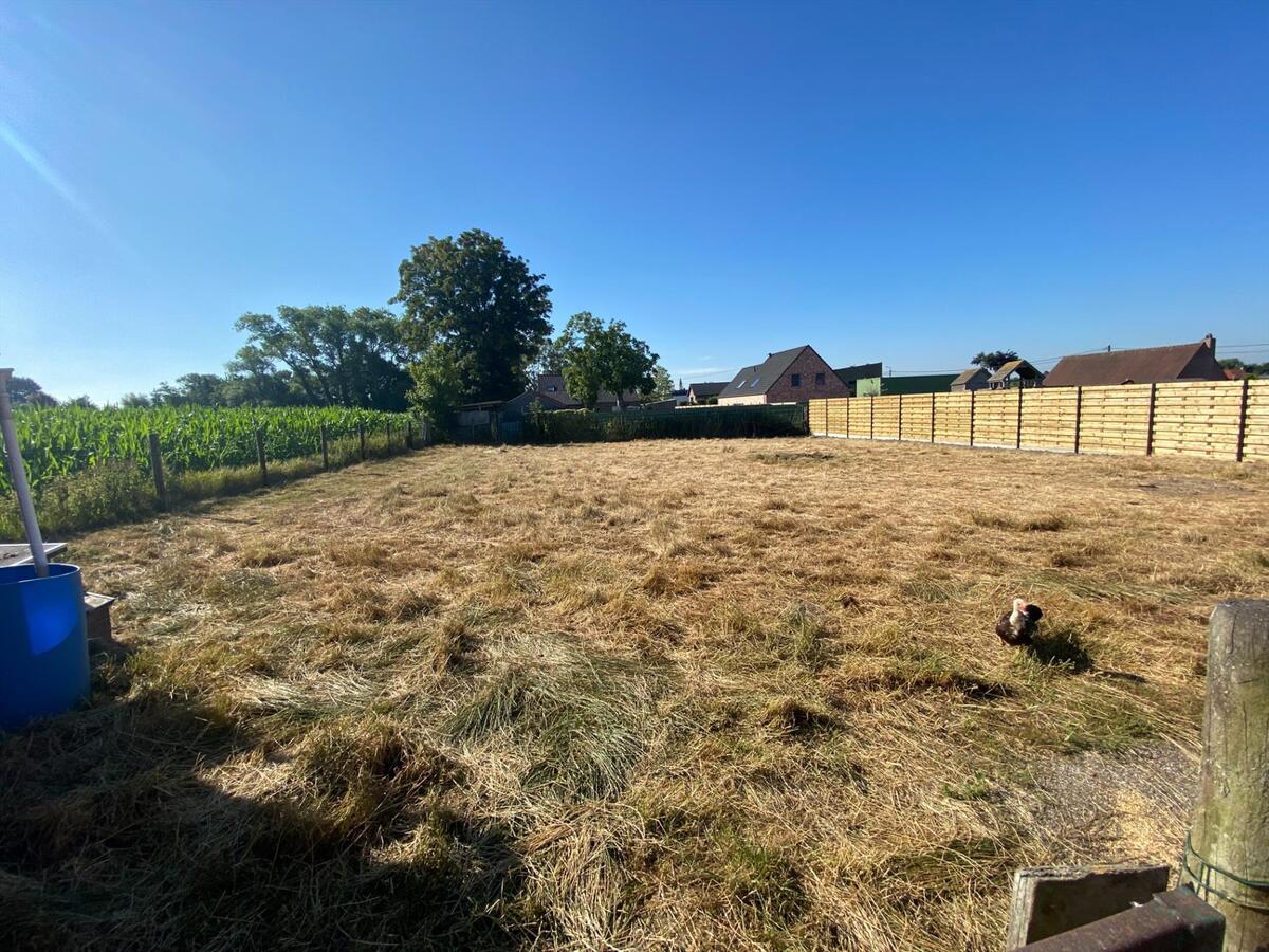 Landelijk gelegen woning met grote tuin 