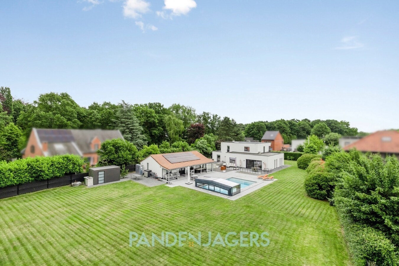 Riante villa met zwembad op de grens van Keerbergen en Putte 