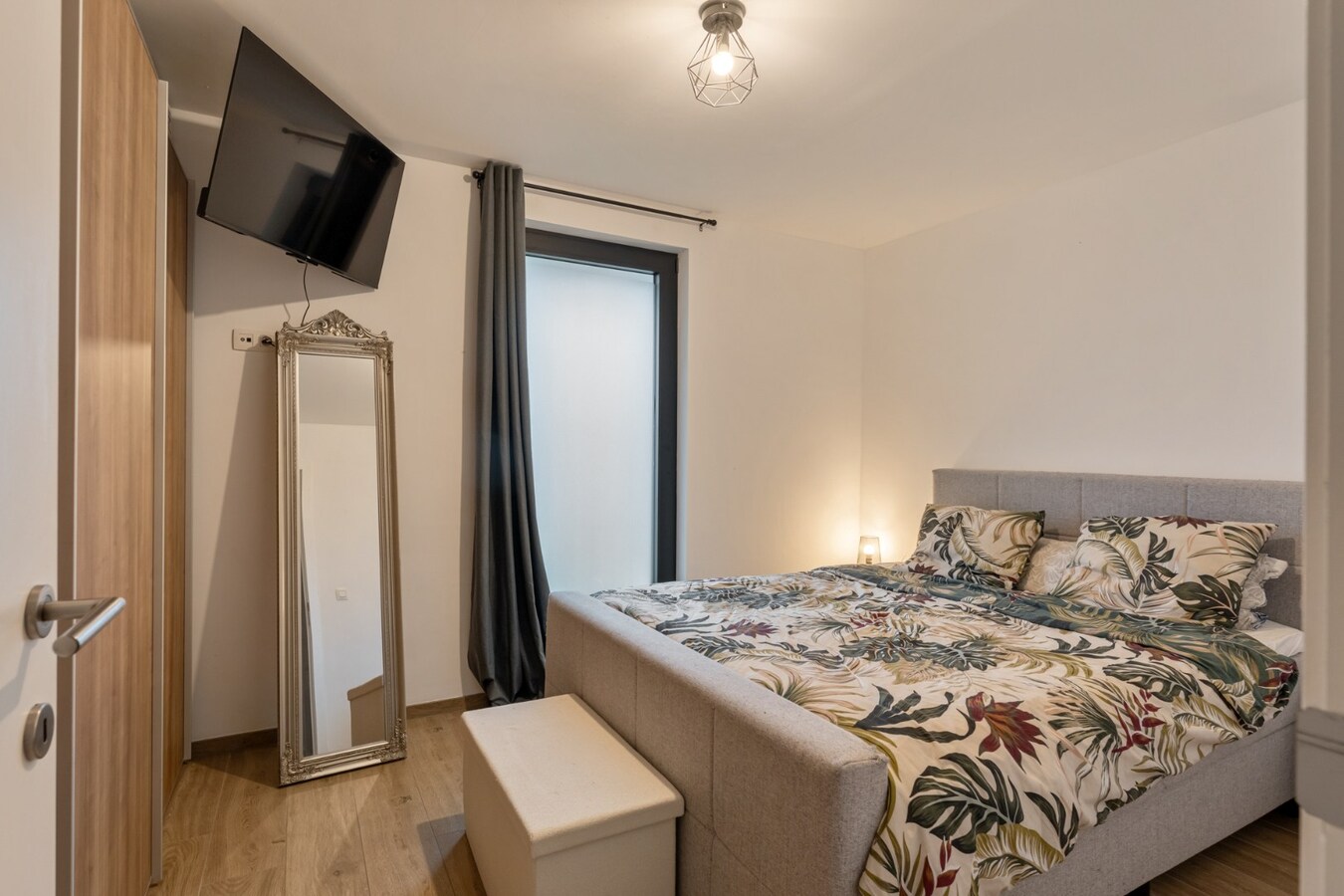 Recent, gelijkvloers appartement in een stijlvolle residentie mét ondergrondse parkeerplaats en kelderberging! 