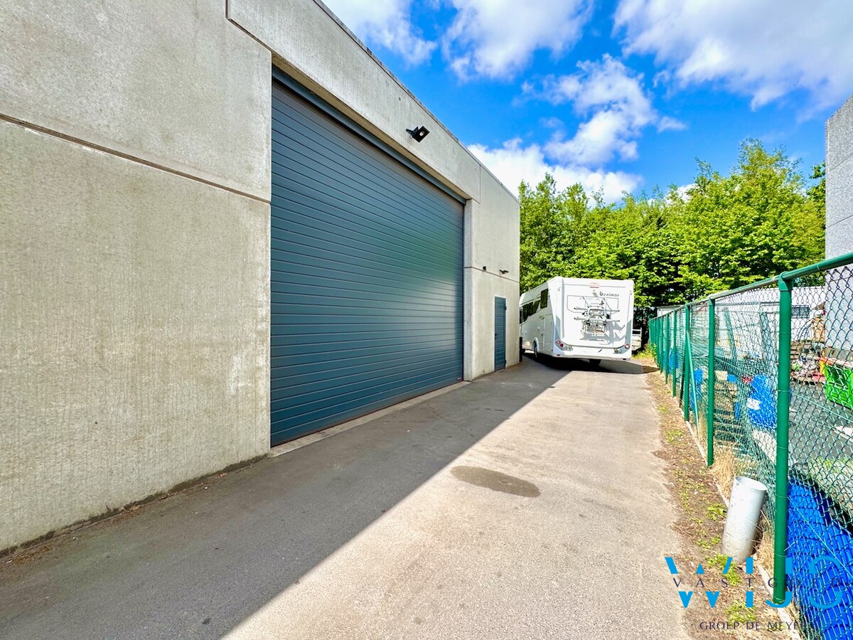 Opslagplaats/ loods te Huur in KMO-zone Akmo II te Assenede 