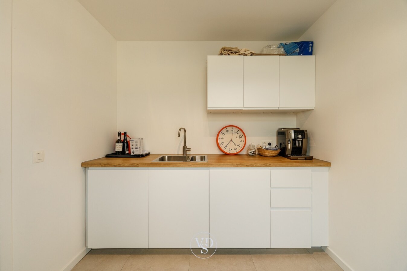 Wonen en/of werken. Met tuin (achteraan toegankelijk). 